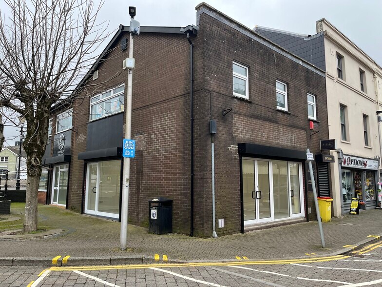 27-27a Victoria St, Merthyr Tydfil à louer - Photo principale – Image 1 sur 17