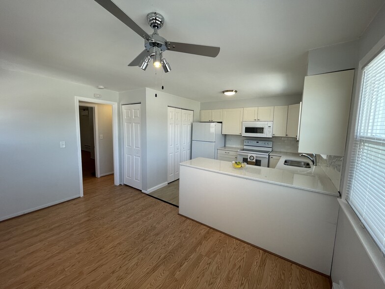 215 N Waukegan Rd, Lake Bluff, IL à vendre - Photo intérieure – Image 3 sur 56