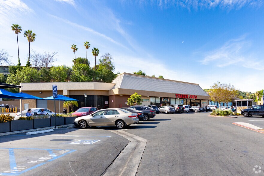 11960-11996 Ventura Blvd, Studio City, CA à louer - Photo principale – Image 1 sur 9