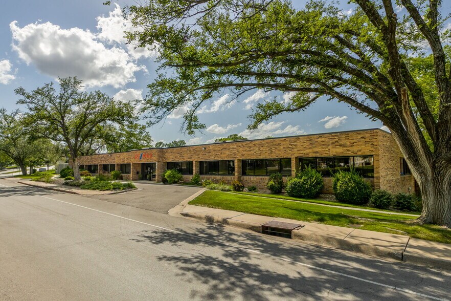 2850 NE Kendallwood Pky, Kansas City, MO à louer - Photo de l’immeuble – Image 2 sur 16