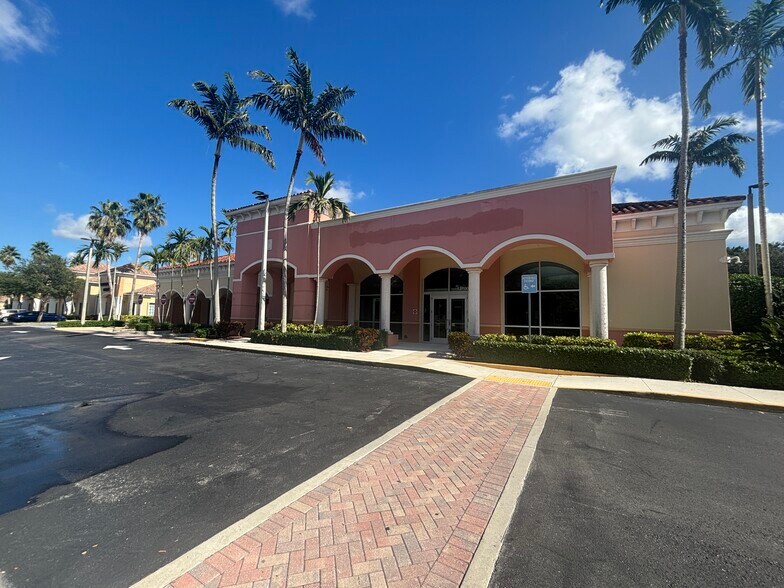 13700 S Jog Rd, Delray Beach, FL à louer - Photo de l’immeuble – Image 1 sur 4