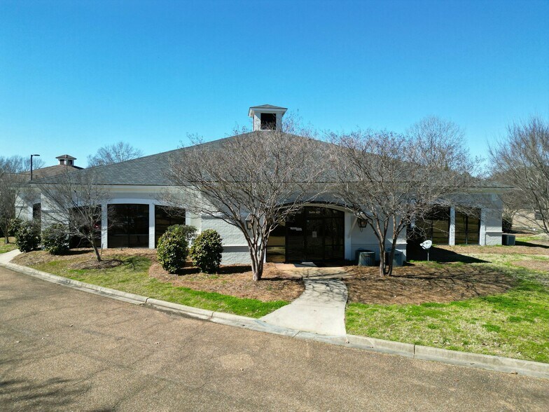 601 Crescent Blvd, Madison, MS à louer - Photo de l’immeuble – Image 2 sur 23
