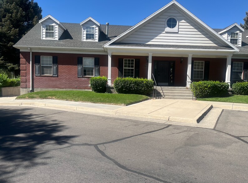 1840 N State St, Provo, UT à louer - Photo principale – Image 1 sur 3