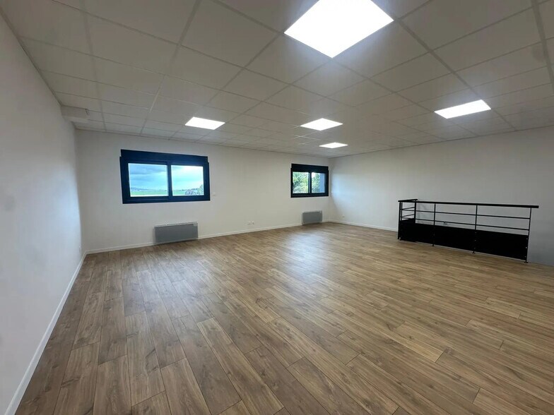 Local d’activités dans Hérouville-en-Vexin à louer - Photo intérieure – Image 2 sur 12