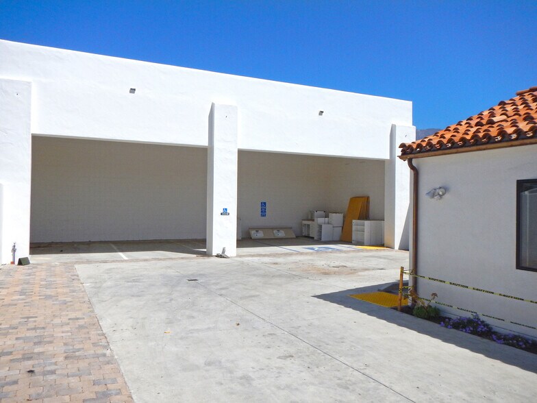 709 E Haley St, Santa Barbara, CA à louer - Photo de l’immeuble – Image 2 sur 11