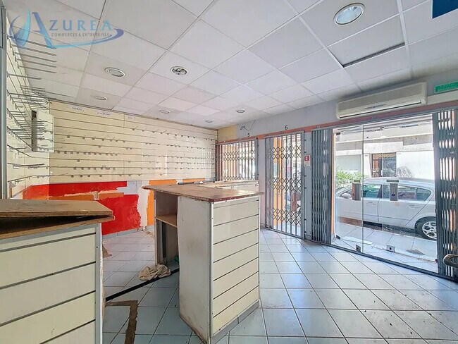 Plus de détails pour Local commercial à vendre