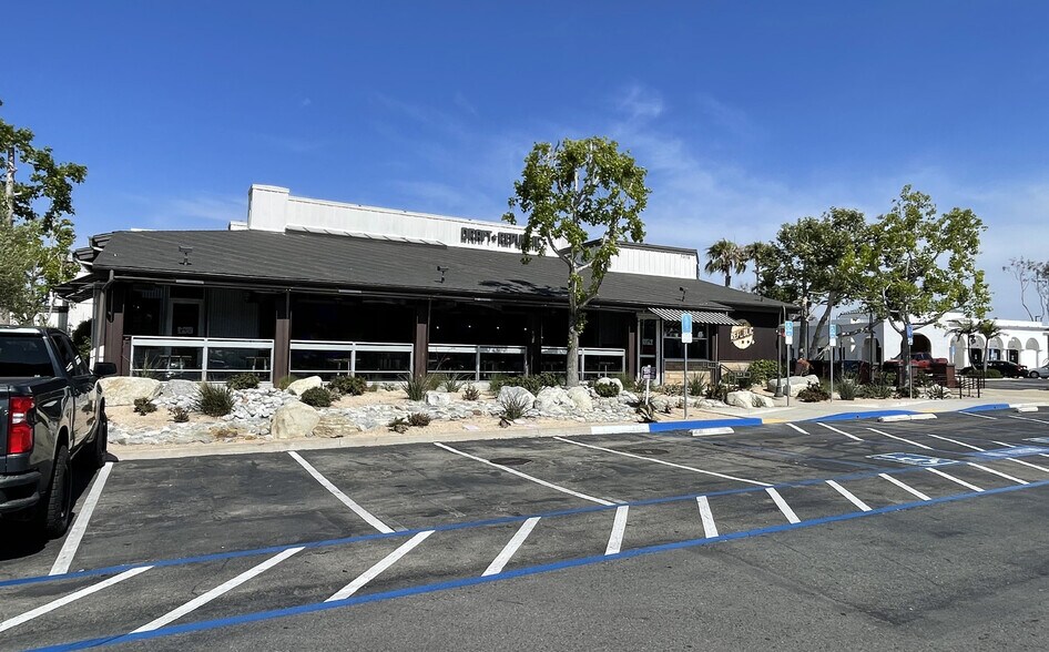5958 Avenida Encinas, Carlsbad, CA à louer - Photo de l’immeuble – Image 2 sur 5