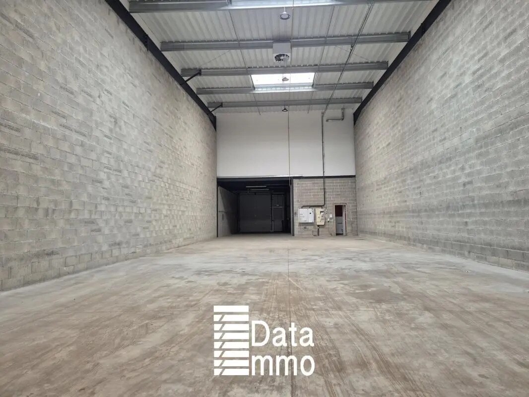 Industriel/Logistique dans Bussy-Saint-Georges à louer Photo de l’immeuble– Image 1 sur 9