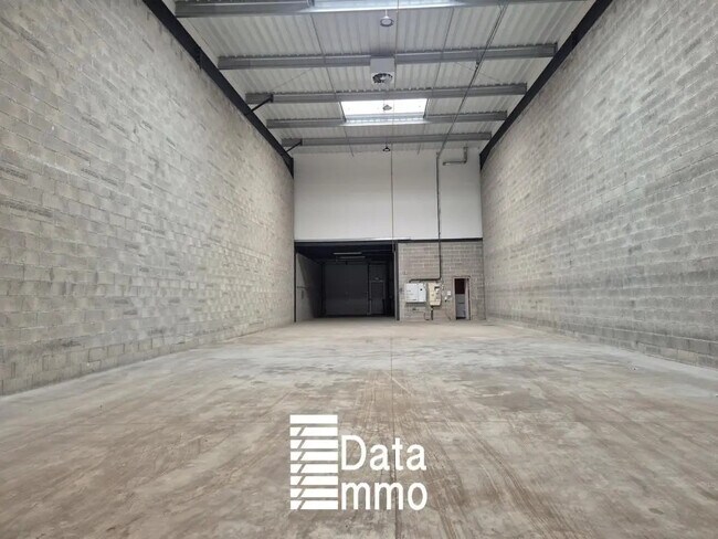 Plus de détails pour Industriel/Logistique à louer
