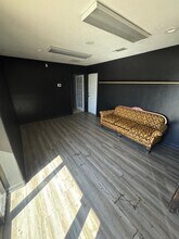 915 N Nolan River Rd, Cleburne, TX à louer Photo intérieure– Image 1 sur 19