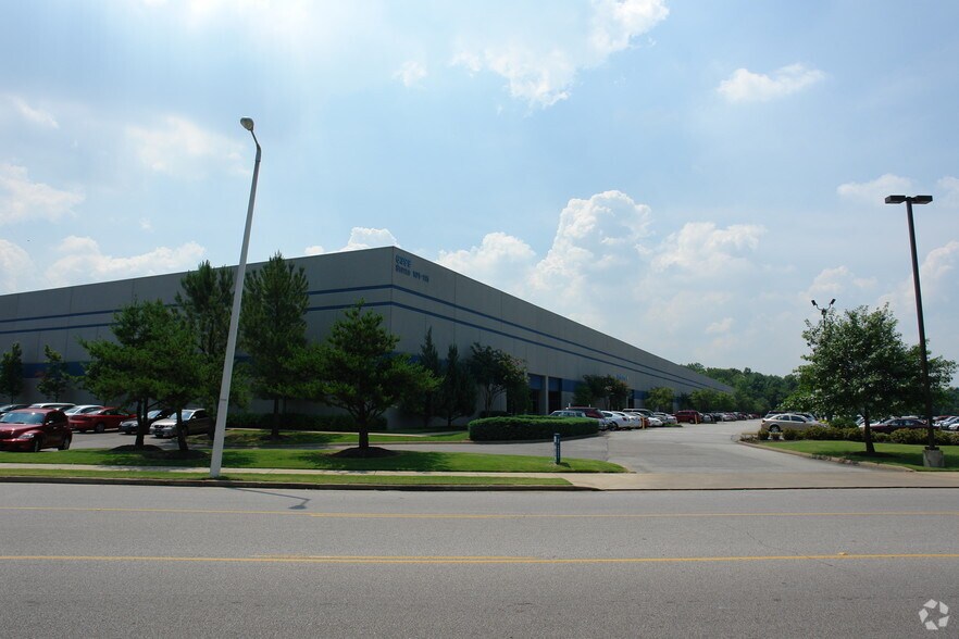 6399 Shelby View Dr, Memphis, TN à louer - Photo de l’immeuble – Image 3 sur 11