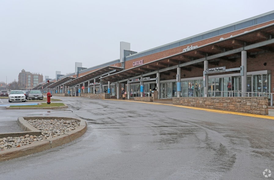 7500 Lundy's Ln, Niagara Falls, ON à louer - Photo principale – Image 1 sur 7