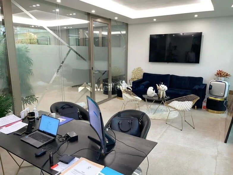 Bureau dans Paris à vendre - Photo de l’immeuble – Image 2 sur 9