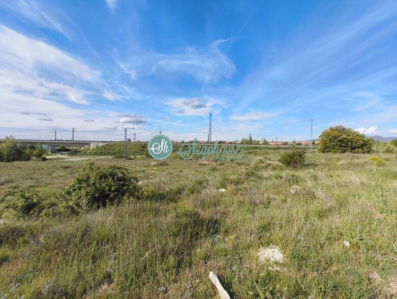 Terrain dans Segovia, Segovia à vendre - Photo de l’immeuble – Image 1 sur 10