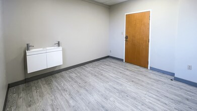 210 Pomeroy Ave, Meriden, CT à louer Photo intérieure– Image 2 sur 6
