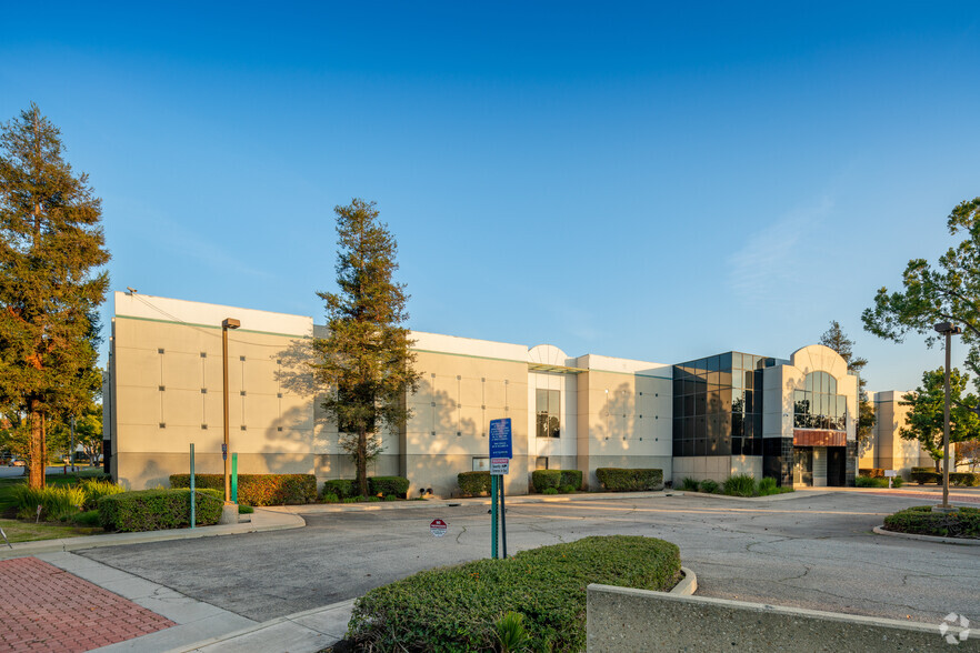 1736 Wright Ave, La Verne, CA à louer - Photo de l’immeuble – Image 2 sur 11