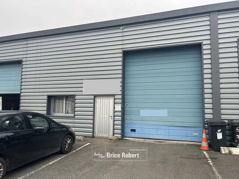 Local d’activités dans Lentilly à louer - Photo de l’immeuble – Image 1 sur 6