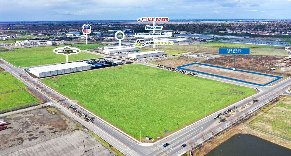 Pecan Avenue & Pine Street NWC, Madera, CA à vendre - Aérien – Image 1 sur 2