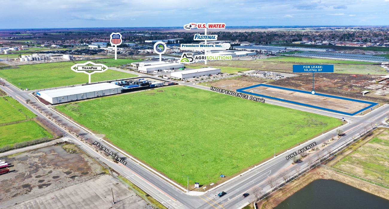 Pecan Avenue & Pine Street NWC, Madera, CA à vendre Aérien– Image 1 sur 3