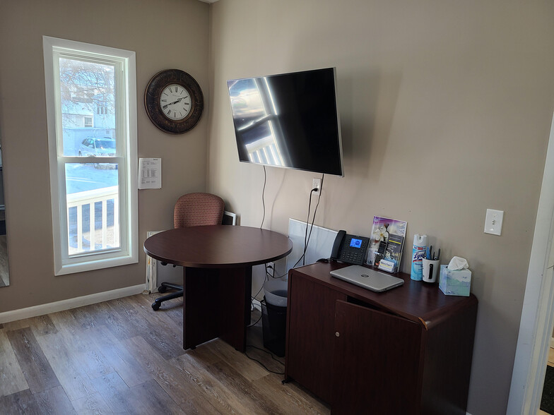 614 E Broadway St, Mount Pleasant, MI à louer - Photo de l’immeuble – Image 2 sur 14