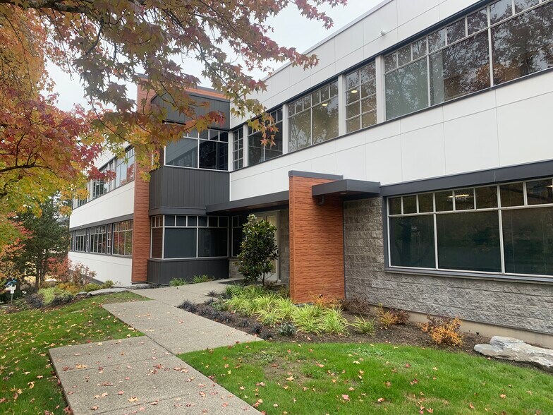 620 Kirkland Way, Kirkland, WA à louer - Photo principale – Image 1 sur 2
