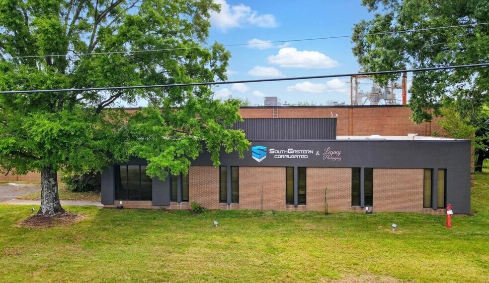 10901 Carpet St, Charlotte, NC à louer - Photo de l’immeuble – Image 2 sur 28