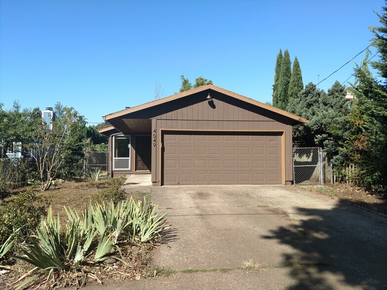 4049 SE 66th Ave, Portland, OR à vendre - Photo principale – Image 1 sur 2