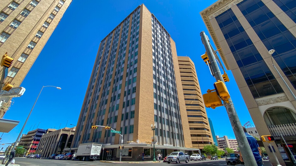 304 Texas Ave, El Paso, TX à louer - Photo de l’immeuble – Image 1 sur 11