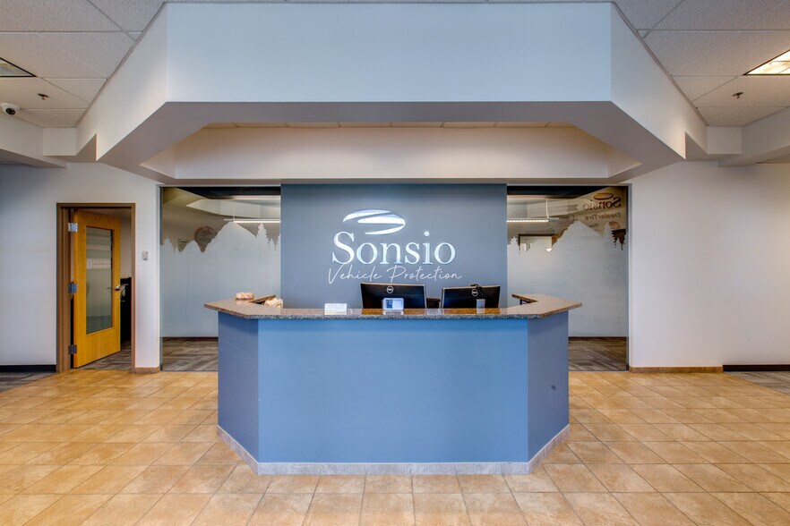 5630 Ward Rd, Arvada, CO à louer - Photo intérieure – Image 2 sur 71