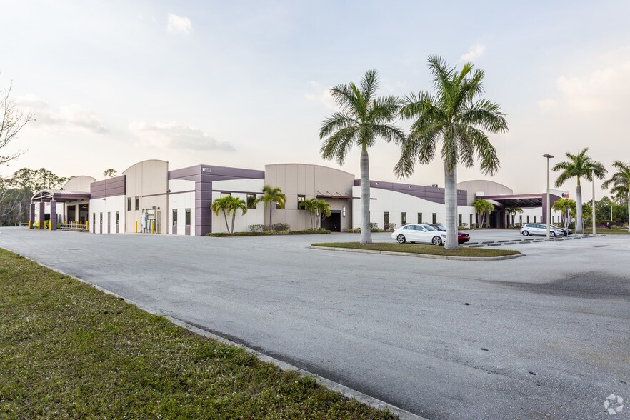 11600 Adelmo Ln, Fort Myers, FL à louer - Photo principale – Image 2 sur 5