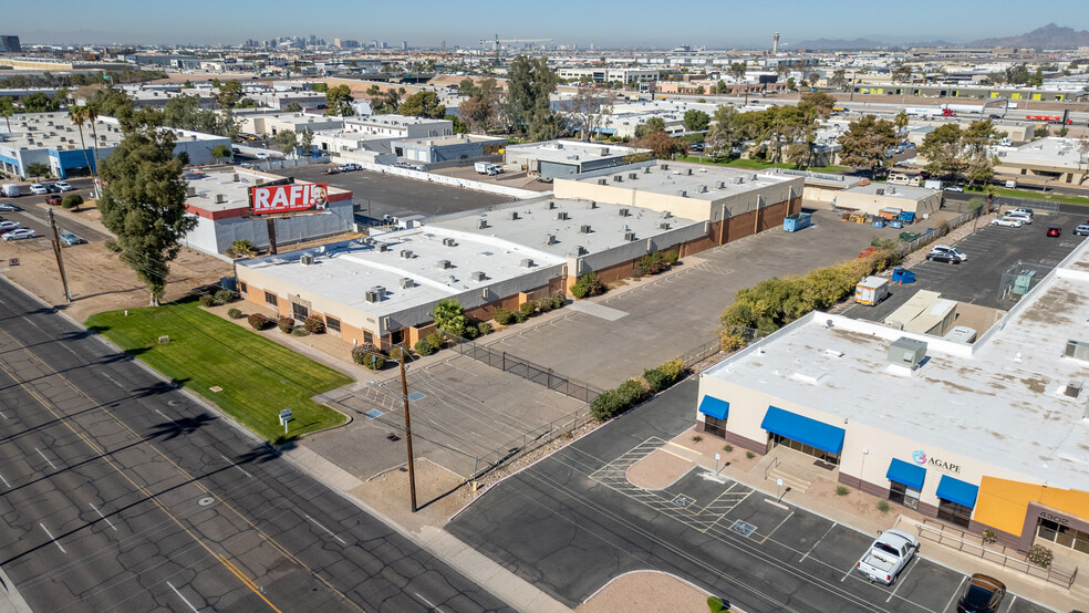 4250 E Broadway Rd, Phoenix, AZ à vendre - Photo de l’immeuble – Image 2 sur 5