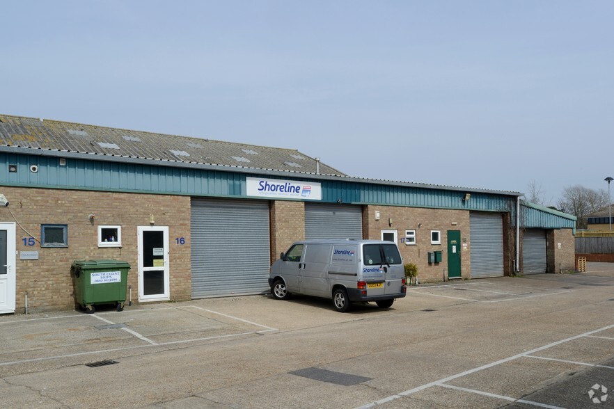 Courtwick Ln, Littlehampton à louer - Photo de l’immeuble – Image 2 sur 3
