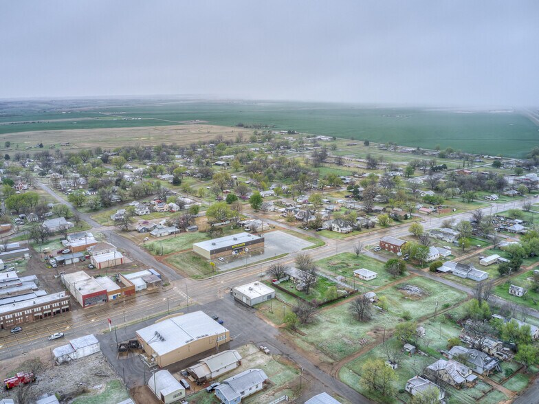200 N Broadway Ave, Geary, OK à vendre - Photo de l’immeuble – Image 2 sur 32