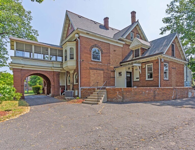 849 W State St, Trenton, NJ à vendre - Photo de l’immeuble – Image 3 sur 8