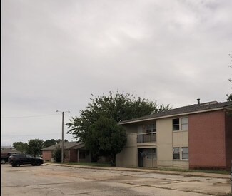 Plus de détails pour 1302 Watson Dr, Anadarko, OK - Logement à vendre