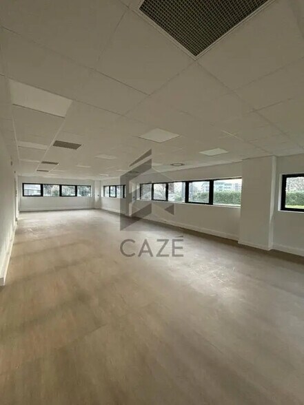 Bureau dans Mérignac à louer - Photo de l’immeuble – Image 2 sur 4