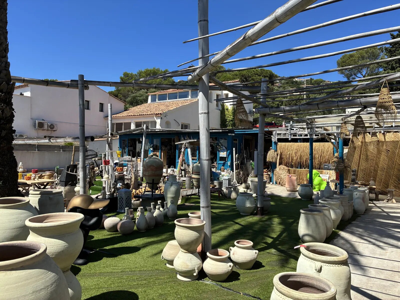 Avenue Des Pins Sylvestres, Roquebrune-sur-Argens à louer Photo de l’immeuble– Image 1 sur 7