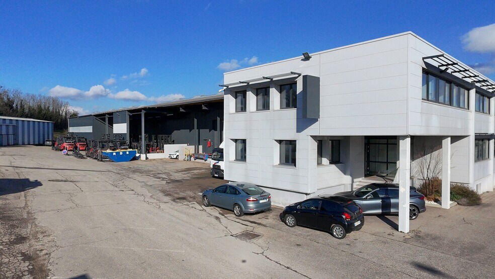 3 Rue Eugène Hénaff, Vénissieux à vendre - Photo de l’immeuble – Image 2 sur 9