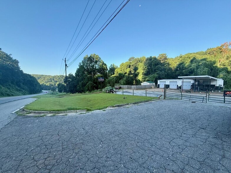 1640 S Chestatee, Dahlonega, GA à vendre - Photo de l’immeuble – Image 3 sur 18
