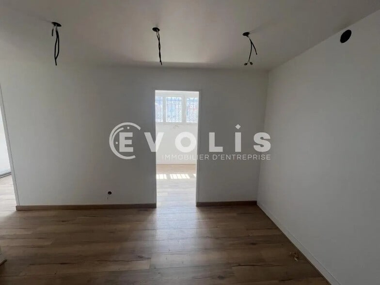 Bureau dans Saint-Maur-des-Fossés à louer - Photo intérieure – Image 3 sur 9