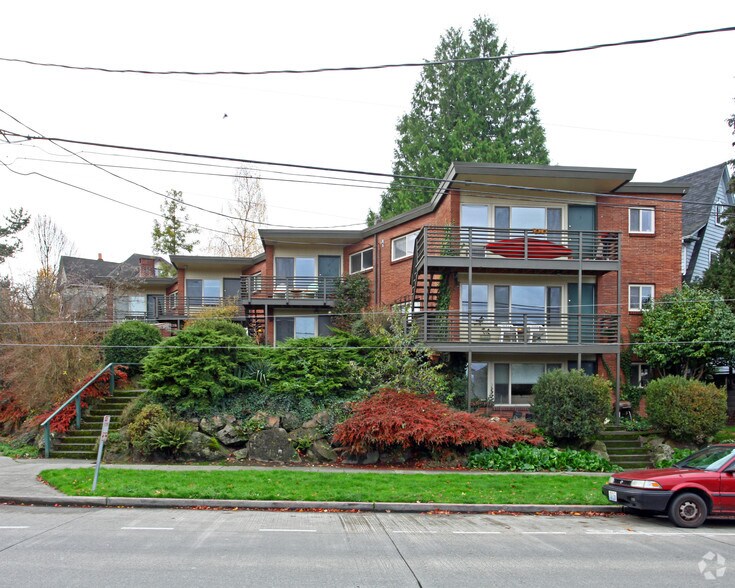 3261 Fuhrman Ave E, Seattle, WA à vendre - Photo principale – Image 1 sur 19