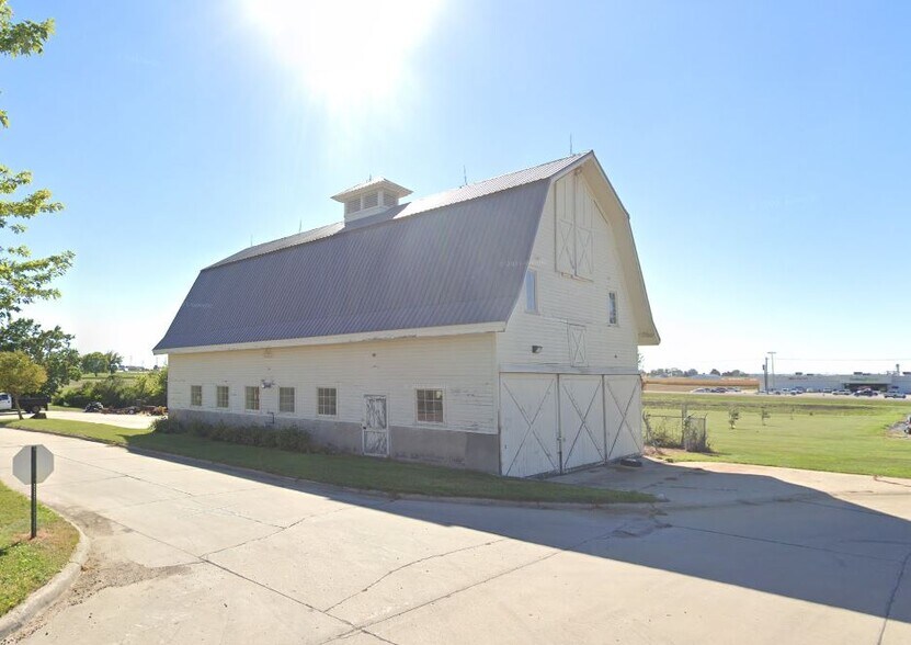 910 J ave, Vinton, IA à vendre - Photo de l’immeuble – Image 2 sur 2