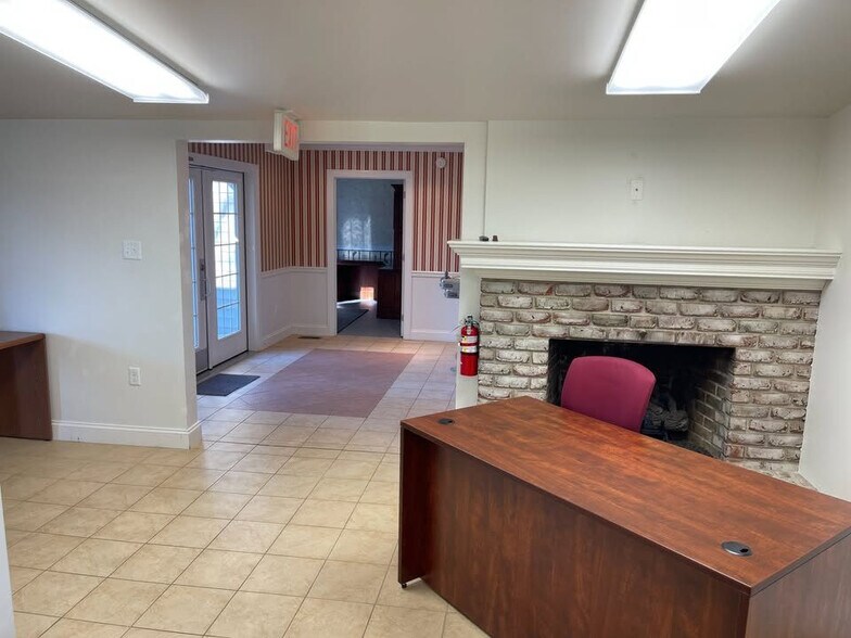 1175 E Main St, Mount Joy, PA à louer - Photo de l’immeuble – Image 2 sur 14