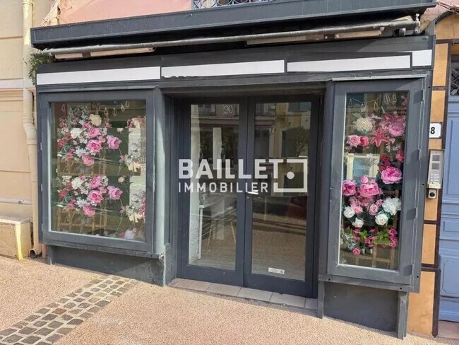 Plus de détails pour Local commercial à vendre