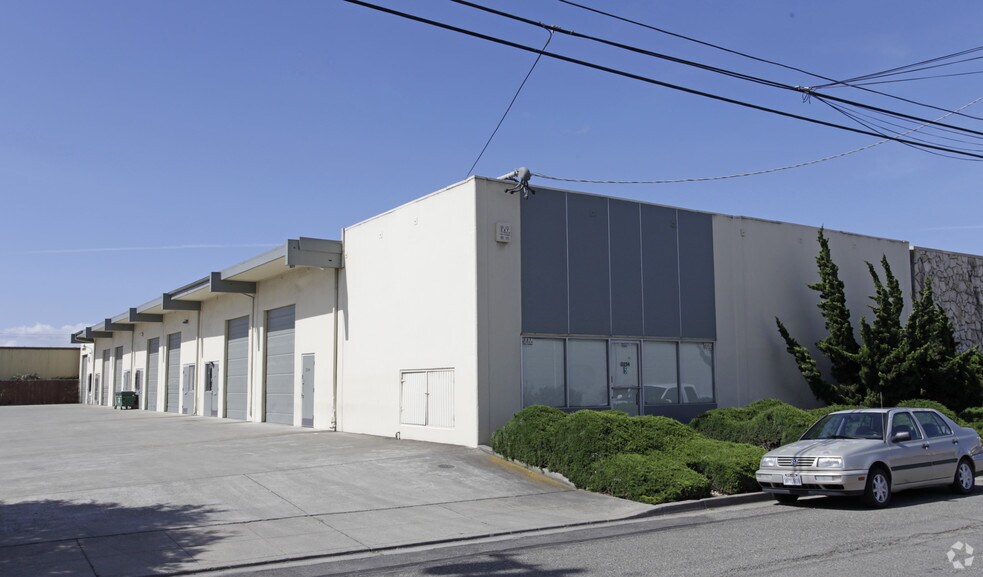 2214-2254 American Avenue, Hayward, CA portefeuille de 2 biens à vendre sur LoopNet.fr - Photo de l’immeuble – Image 3 sur 3