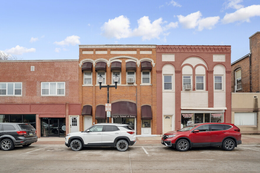 108 N Jefferson St, Mount Pleasant, IA à vendre - Photo de l’immeuble – Image 1 sur 27