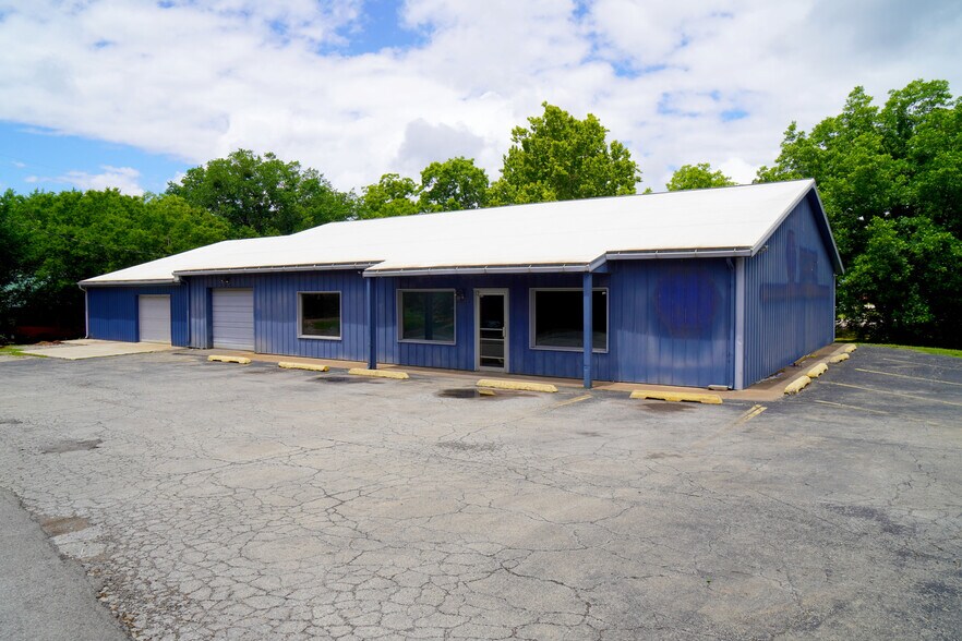 106 W 3rd St, Chandler, OK à vendre - Photo de l’immeuble – Image 2 sur 18
