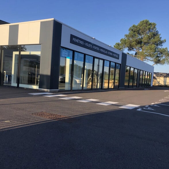 Local commercial dans Mimizan à louer - Photo de l’immeuble – Image 1 sur 11