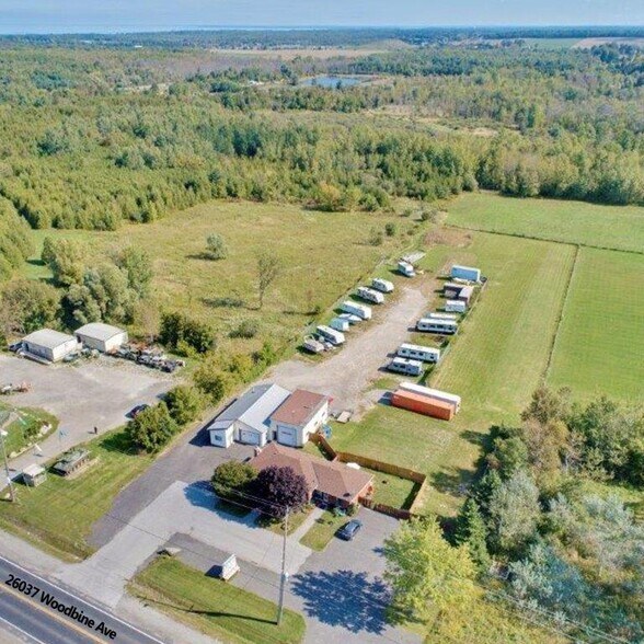 26037 Woodbine Ave, Keswick, ON à vendre - Photo principale – Image 1 sur 2