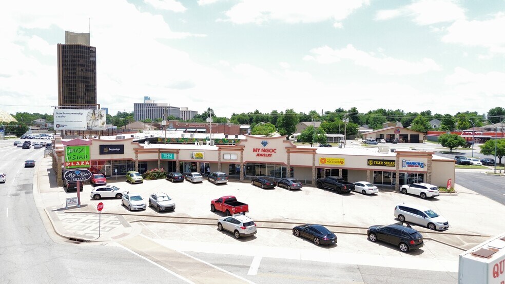 2419-2435 N Classen Blvd, Oklahoma City, OK à louer - Photo de l’immeuble – Image 1 sur 5